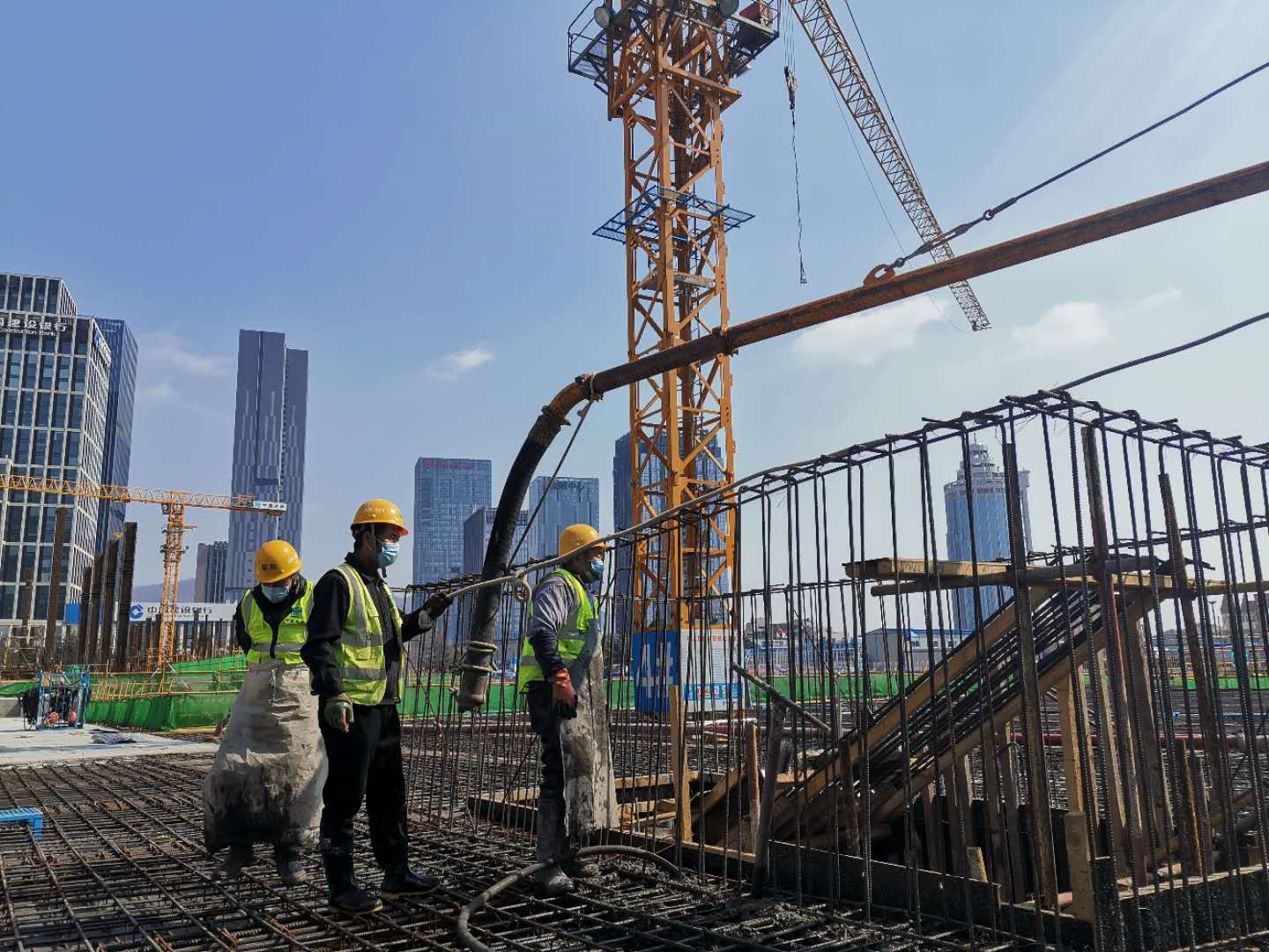 崂山区住房和城乡建设局深化疏通建筑产业链推动建筑行业协同复工复产